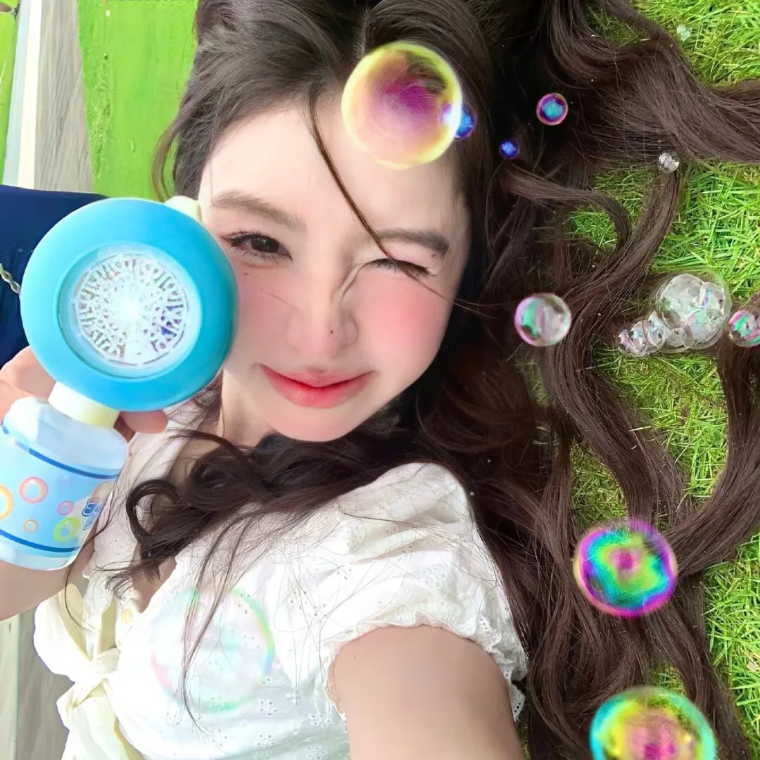 怪诞女孩