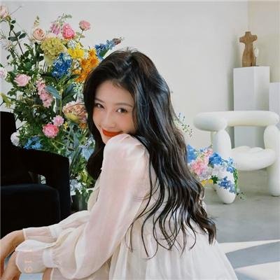 紧闭的门扉背后